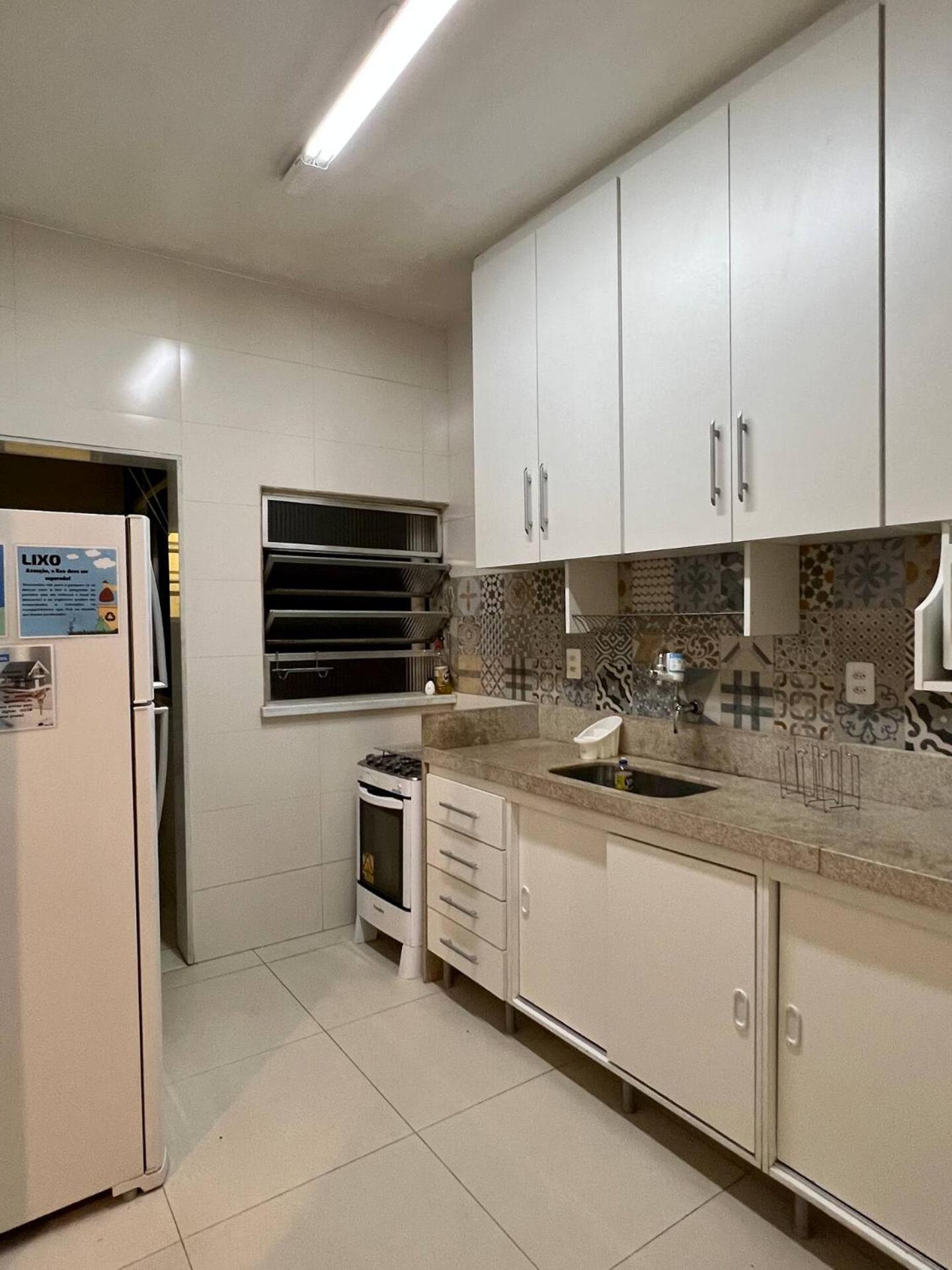 Apartamento Bem Localizado Com Garagem