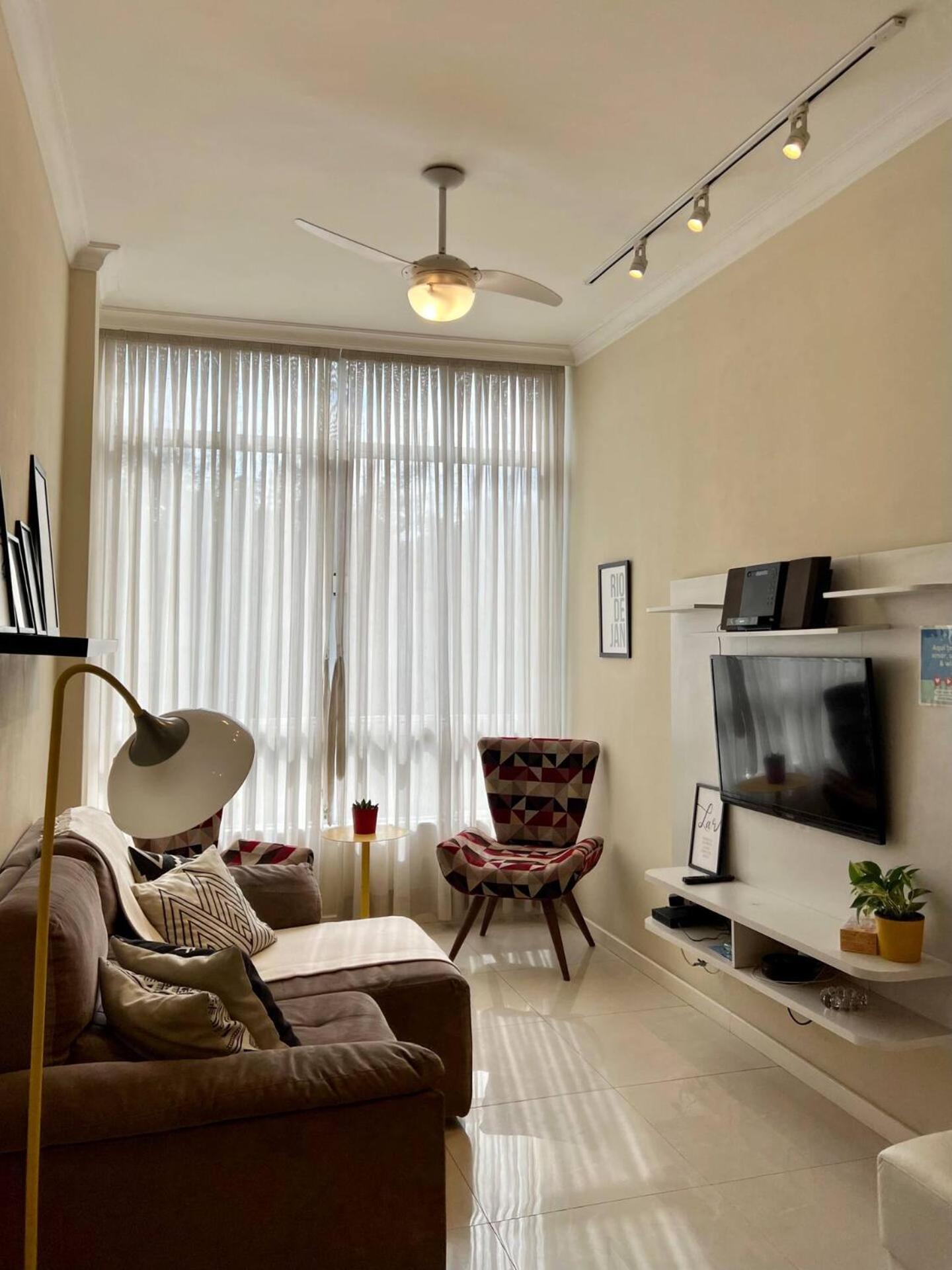 Apartamento Bem Localizado Com Garagem *